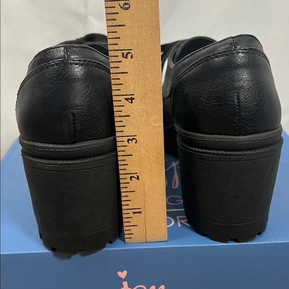 JellyPop Rus black lace up shoe ankle booties with block heel 10M - Picture 4 of 8